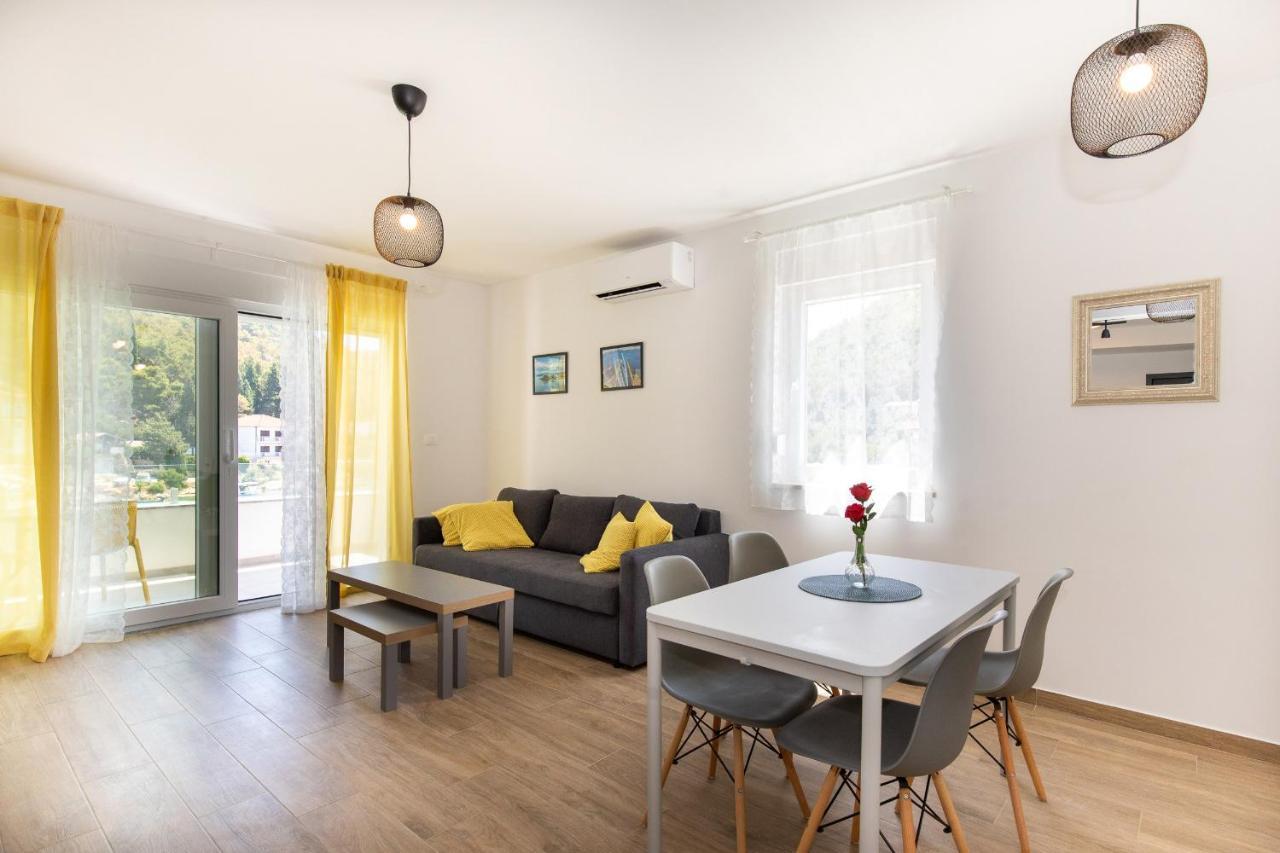 Villa Luni Блаце Экстерьер фото