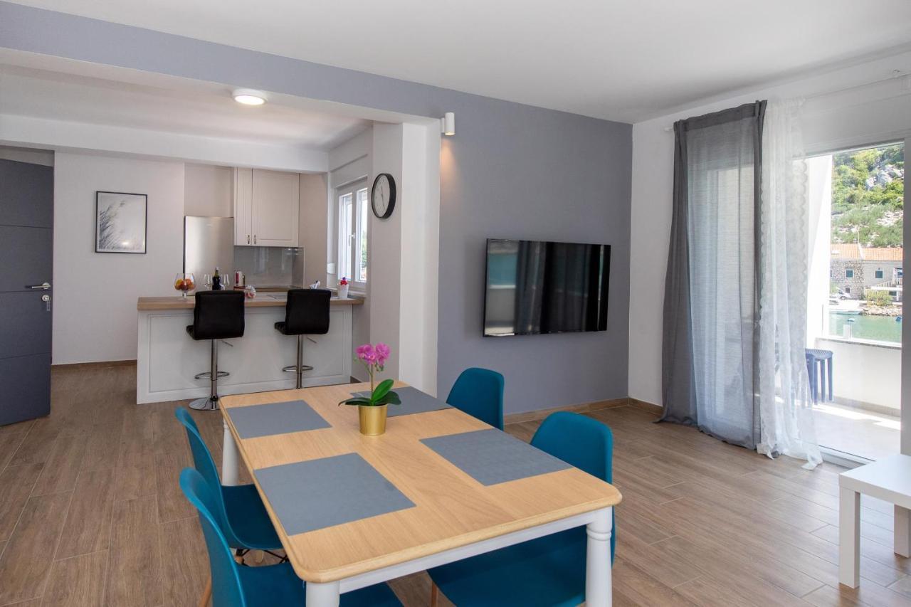 Villa Luni Блаце Экстерьер фото